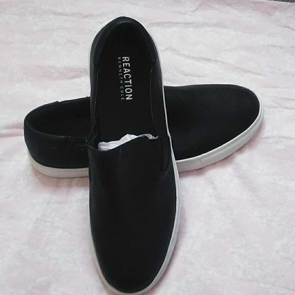 Kenneth Cole reaction black keena loafers size 81/